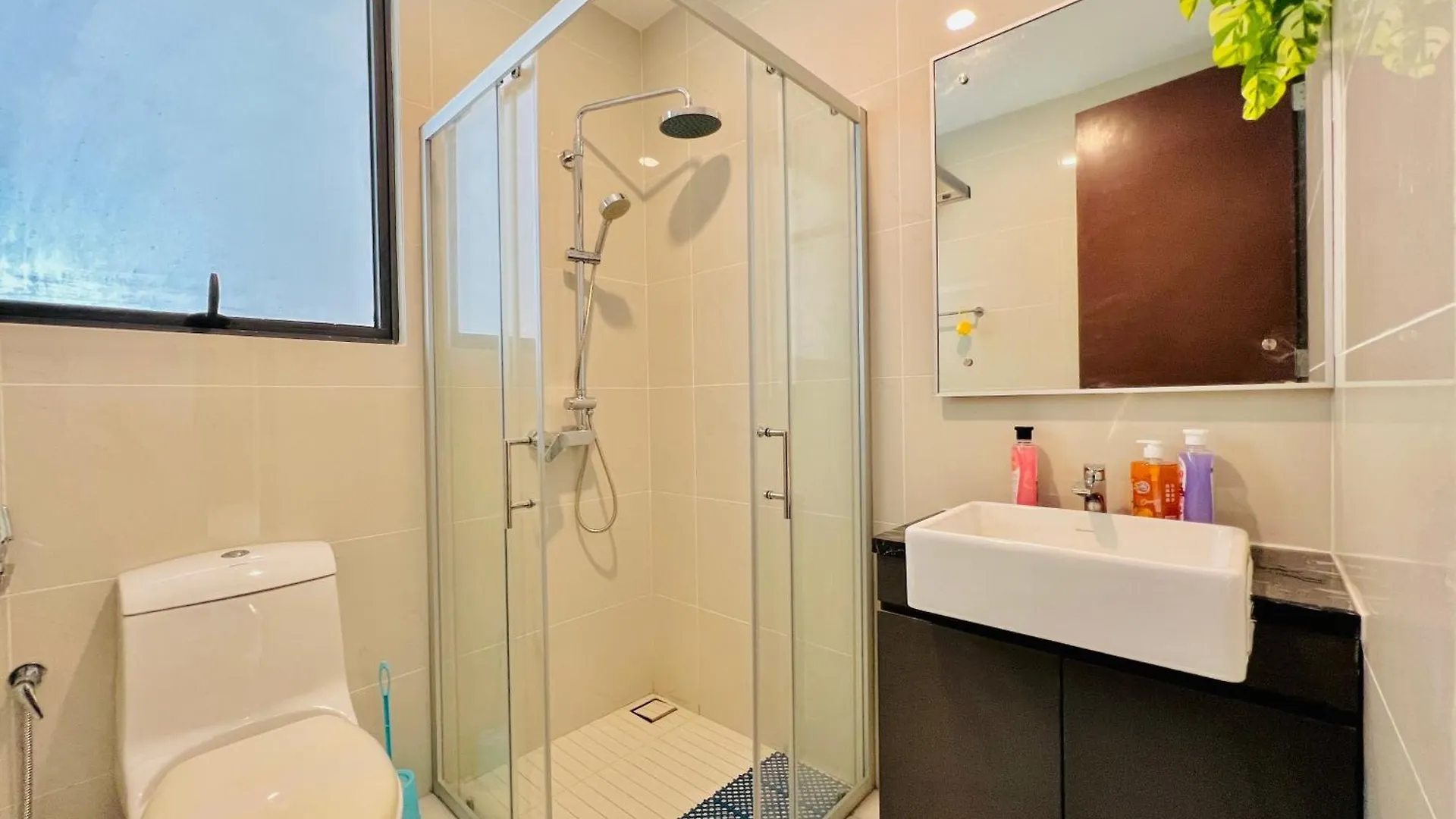 Muji-Inspired 2Br 2Ba Apartment, 8 Mins To Ciq, Sleeps 2-6 Johor Bahru