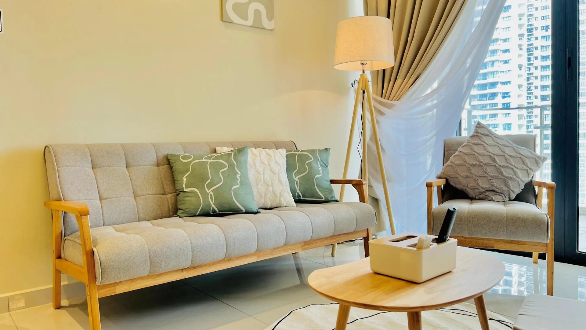 Muji-Inspired 2Br 2Ba Apartment, 8 Mins To Ciq, Sleeps 2-6 Johor Bahru